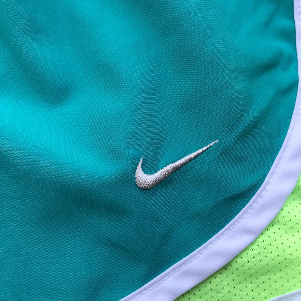 Nike Dri-Fit Running Shorts Size Small with Lining - Picture 4 of 5